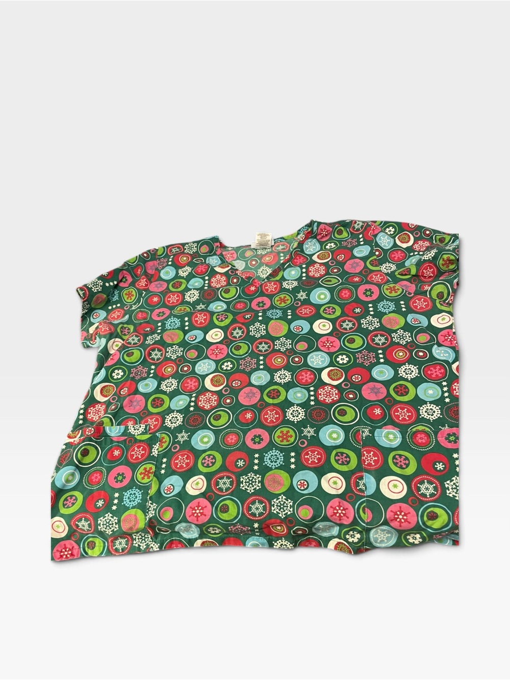 SB Scrubs Green Holiday Circle-Print Top Sz 2x cotton blend 26” ptp